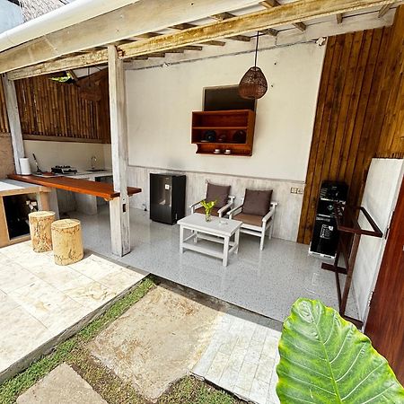 D'Gilian Bungalow Gili Trawangan Exterior foto